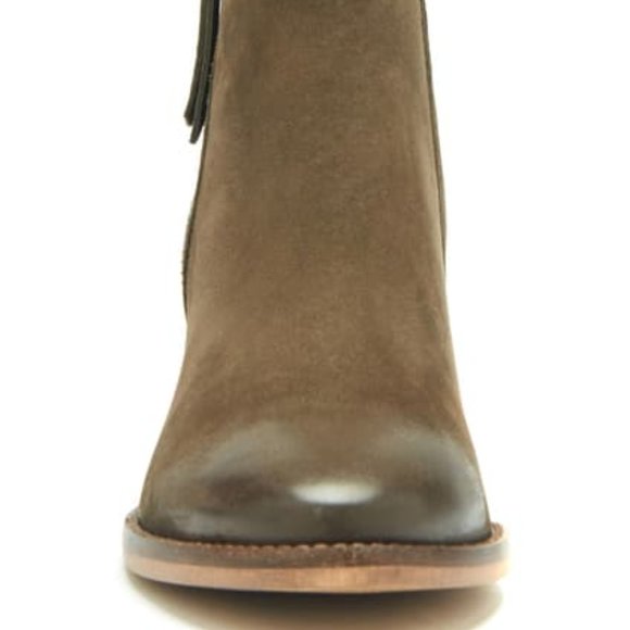 LIKE NEW Blondo waterproof ankle booties - Picture 11 of 12